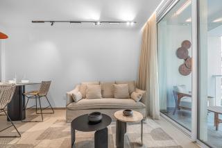 Redsearent front Pool and mountain View - 1