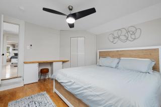 Walkable Downtown Entire Apt near Stadium with free parking - 4