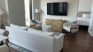 Back-Bay 2BR Condo w Roof top Gym Parking - 4