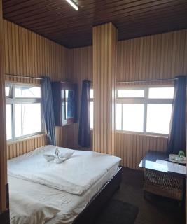 Krishna View Hotel - 4