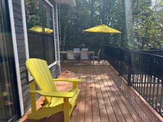 Waterfront Algonquin Retreat,Hot Tub & Sauna - 9