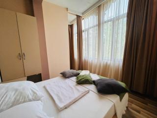 Sunny Tbilisi & Company - 6