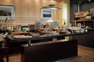 Wasserturm Hotel Cologne, Curio Collection by Hilton - 4