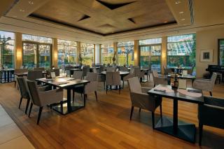 Wasserturm Hotel Cologne, Curio Collection by Hilton - 2