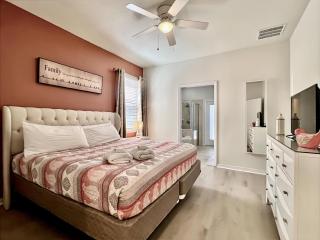 Last Minute Disney Getaway Villa with Private Pool Hot Tub. Book Now 18234 - 7