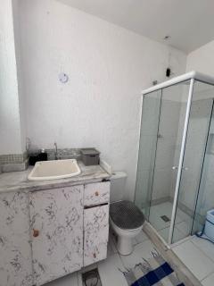 Flat no posto 2 com vista mar, Praia do Pepê, Barra da Tijuca esquina da Olegario Maciel, próximo à Ilha da Gigoia e muito mais - 1