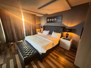 Premium one bedroom Apartment Gold crest Mall - 5