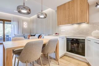 Lola's Luxury Apartments - 6