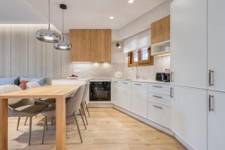 Lola's Luxury Apartments - 4