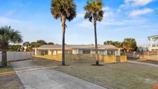The Hideout Okaloosa Island 2BR Beach Cottage - 4