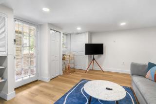 Sojourn on C Modern 2BD Near Metro - 3