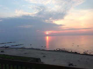 Hoff Cottage on the Beach - 0