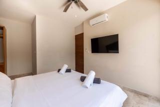 Contemporary 2BR Villa with Rooftop Lounge & Pool - 2