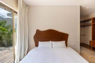 Contemporary 2BR Villa with Rooftop Lounge & Pool - 1