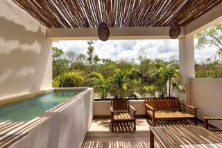 Contemporary 2BR Villa with Rooftop Lounge & Pool - 6