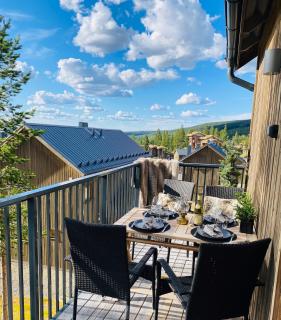 Cosy Mountain Cabin with Ski-in Ski-out - 1