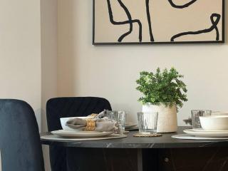 York Road Suites, Suite Three, Free Parking - 8