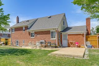 12 Mi to Nat'l Mall: Cozy Apt w/ Shared Patio - 8