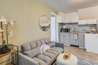 12 Mi to Nat'l Mall: Cozy Apt w/ Shared Patio - 4