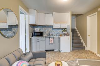 12 Mi to Nat'l Mall: Cozy Apt w/ Shared Patio - 3