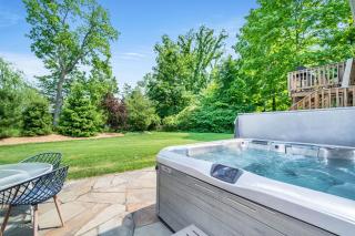 Modern Retreat w/ Hot Tub & Fire Pit - Walk to Beach! - 9