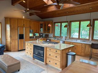 Grace Woods - Lakefront Retreat -2 Homes - Sauna - Private 40-Acre - 3