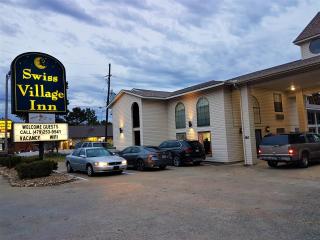 Swiss Village Inn - 0