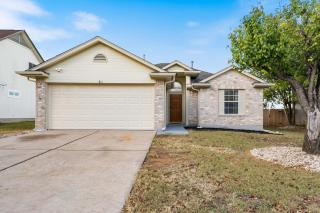 Texas-Style Retreat w Fire Pit, Grill & Ping-Pong - 9