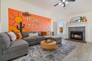 Texas-Style Retreat w Fire Pit, Grill & Ping-Pong - 8