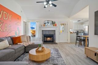 Texas-Style Retreat w Fire Pit, Grill & Ping-Pong - 1