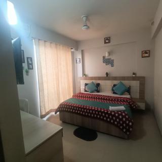 Krisna Crest Inn - 0