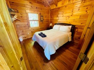 High Rock Cabin - RRG -Hot Tub - 5