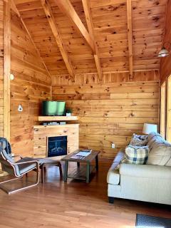 High Rock Cabin - RRG -Hot Tub - 2
