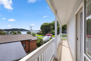 Barefoot at the Bay - Raglan Holiday Home - 8