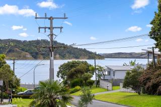 Barefoot at the Bay - Raglan Holiday Home - 7