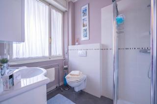 Riva Dante Apartment - Happy Rentals - 5