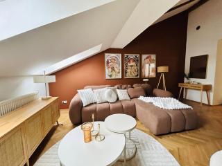 Mucha-Inspired Art Apartment with Sauna - NP - 0