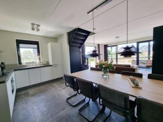 Luxurious detached water villa with jetty - 4