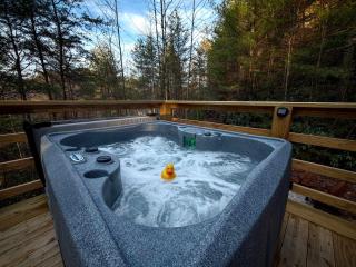Hummingbird Hollow - Private Forest Retreat - 3