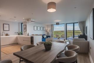 Luxury Sea View Apartments in Bude with Garden, Sleep 6 - 7