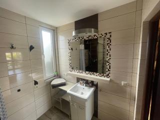 Holiday home with a garden, right by the lake - 8