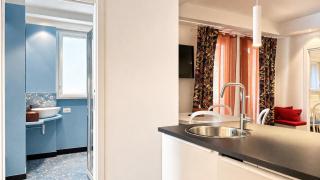 Free parking - 5 minutes from the sea - 2 minutes from the station - 1