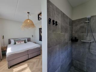 Water Villa in Balk by Frisian Lakes - 9