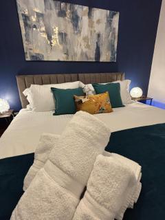 Red Door Retreat Speke Liverpool sleeps 5 - 5