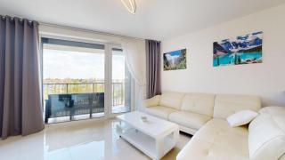 Moderný apartmán s loggiou v tichej lokalite Trnavy & free parking - 9