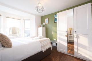 Palm Haven House - Luxury family-friendly Newquay surf house near Porth Beach perfect for walking, pets, exploring - 7