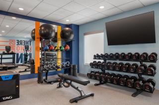 Hampton Inn & Suites West Bend - 2