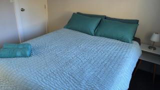 Cozy home near Westgate shopping centre and Royal reserve - 1
