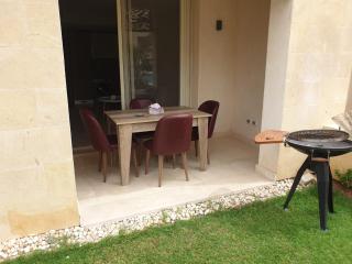Mangroovy - Delicate 1BR Ground floor by the Pool - 1