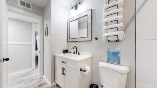 Modern Family Home with Three King Beds Near VA & Anschutz - 4